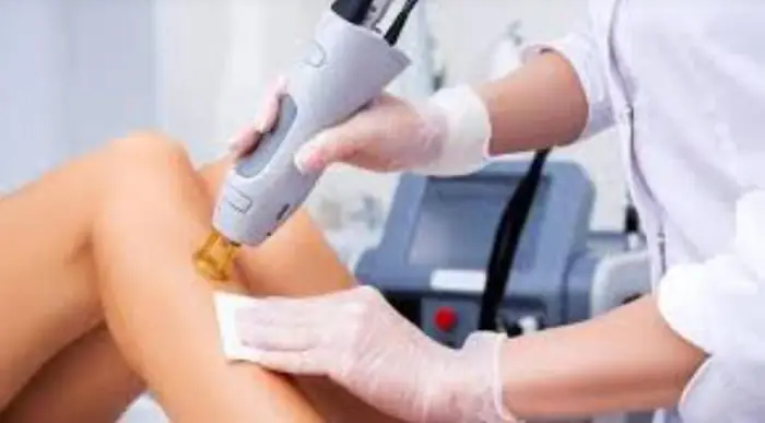 استخدام اپراتور لیزر موهای زائد در رودهن
