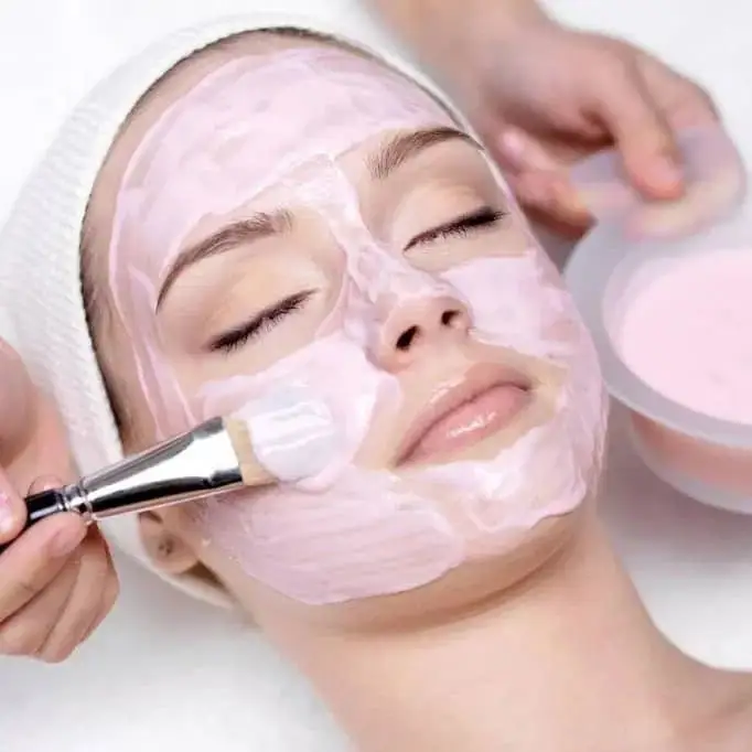 استخدام فیشال کار حرفه ای جهت کلینیک زیبایی واقع در شرق تهران