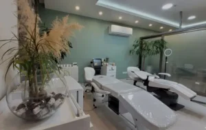 استخدام مسئول پذیرش کلنیک پوست و مو در مشهد