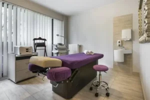 استخدام پزشک عمومی خانم دارنده پروانه طبابت در اهواز