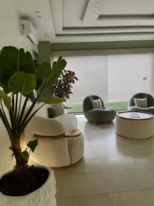 استخدام پزشک زیبایی دارای پروانه و مسلط به خدمات تزریق ژل بوتاکس مزوتراپی در پرند