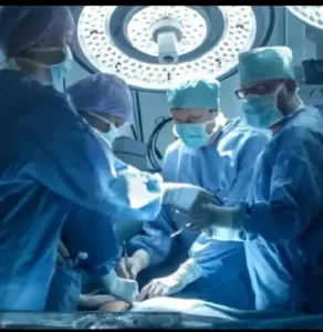 استخدام همکار پیراپزشک و دستیار جراح جهت کلینیک زیبایی در مشهد