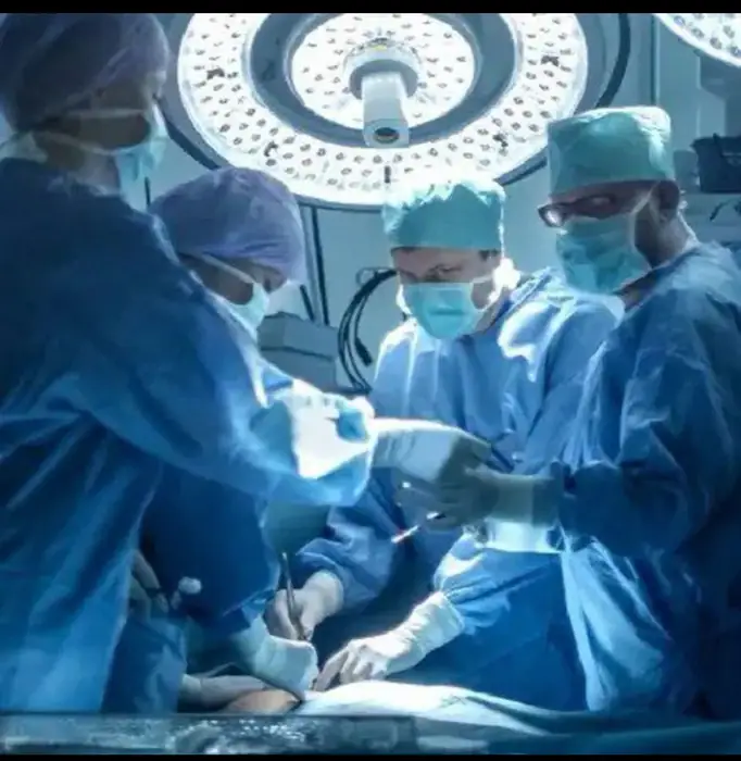 استخدام همکار پیراپزشک و دستیار جراح جهت کلینیک زیبایی در مشهد