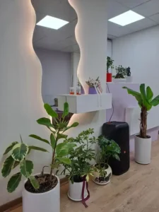 استخدام پزشک به عنوان مسئول فنی مطب زیبایی در کرج