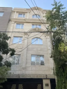 اجاره ۹۰متر مطب بر خیابان خرم در اراک
