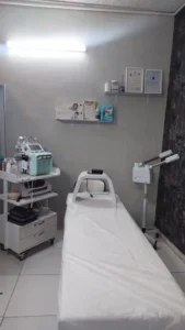 استخدام فیشیال کار با سابقه و با مشتری جهت کلینیک زیبایی در کرج