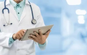 استخدام پزشک جهت کلینیک لیزر در ارومیه