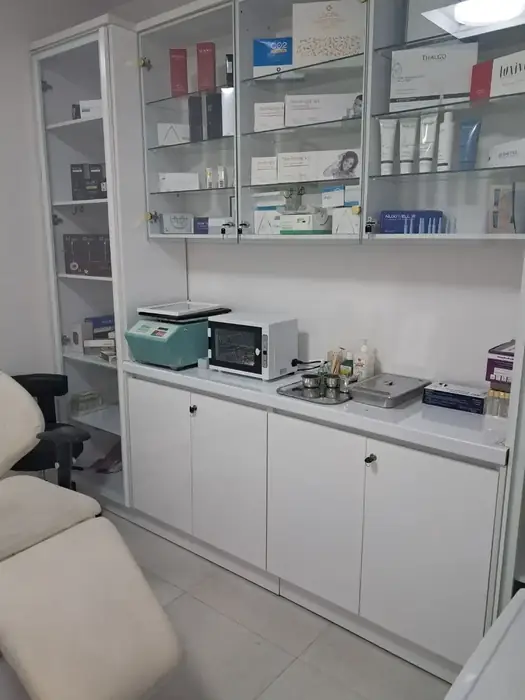 استخدام پزشک مسلط به امور زیبایی جهت کلینیک در تهران