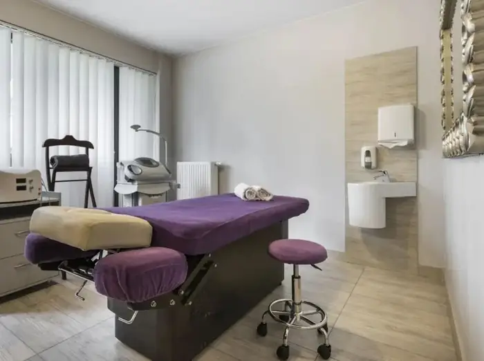 استخدام منشی جهت مطب زیبایی در شیراز
