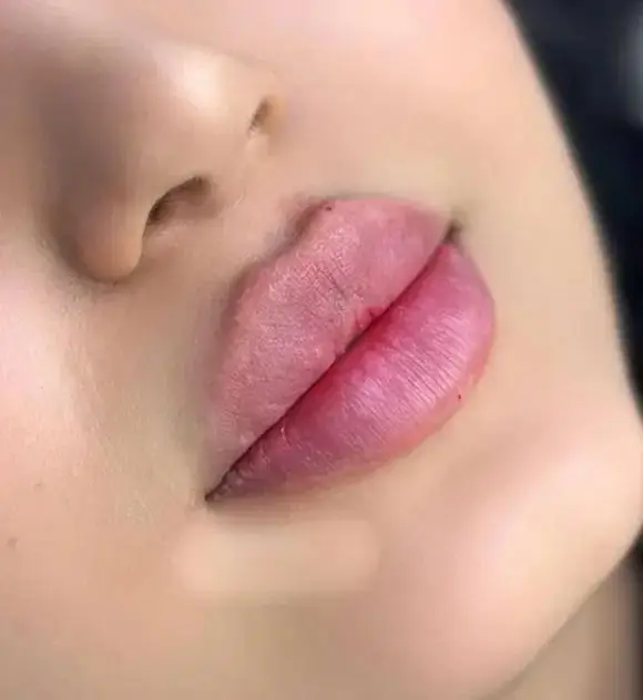 پزشک عمومی هستم جویای کار در مراکز زیبایی اصفهان