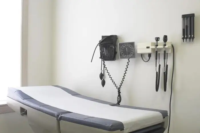 استخدام منشی جهت مطب داخلی و پوست واقع در گیشا تهران