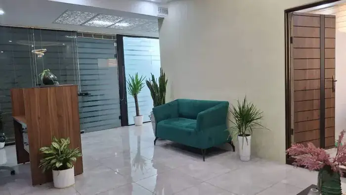 استخدام اپراتور لیزر خانم جهت کلینیک زیبایی در رباط کریم تهران