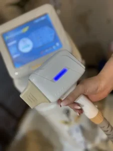 استخدام اپراتور لیزر خانم جهت مطب زیبایی واقع در ولیعصر تبریز