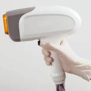 استخدام اپراتور لیزر خانم جهت کلینیک تخصصی لیزر در قم