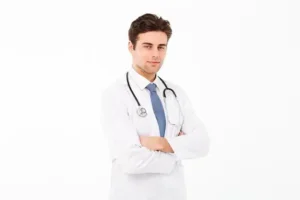 پزشک عمومی هستم مسلط به تمامی پروسیجرها و جراحی های زیبایی آماده همکاری به عنوان مسئول فنی در اندیشه تهران