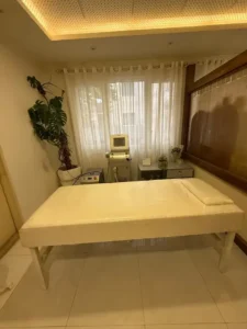 استخدام اپراتور لیزر همراه با مشتری جهت مطب زیبایی در رشت