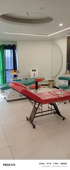 استخدام پزشک عمومی مسلط به امور زیبایی جهت کلینیک در عظیمیه کرج