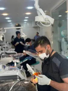 استخدام دندانپزشک جهت کلینیک دنیای لبخند در سجادشهر مشهد