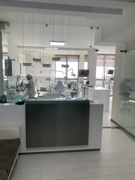 اجاره مطب دندانپزشکی با لوازم و مراجعه کننده در خیابان آسمان تهران