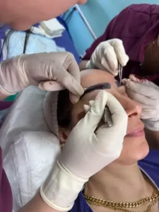 استخدام و آموزش نیروی متخصص کاشت ابرو جهت کلینیک در کوی وحدت شیراز