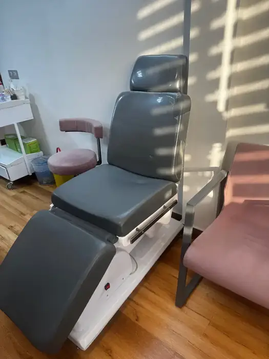 فروش وسایل مورد نیاز برای کلینیک زیبایی در احمدآباد مشهد