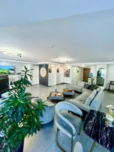 استخدام اپراتور لیزر جهت مرکز لیزر، لاغری‌ و زیبایی در پرند تهران