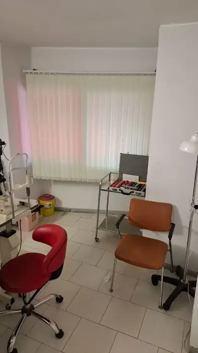 اجاره مطب 95متری در خیابان آمادگاه اصفهان