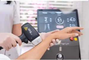 استخدام پزشک عمومی جهت مرکز لیزر در امیریه مشهد