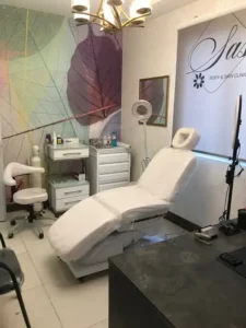 استخدام پزشک جهت جراحی‌های بلفاروپلاستی در سعادت آباد تهران