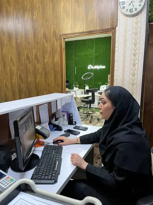 استخدام اپراتور لیزر و منشی جهت مطب در فردیس کرج