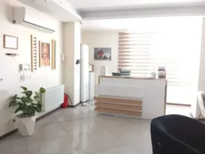 استخدام مسئول پذیرش و منشی جهت کلینیک پوست و مو در اندیشه