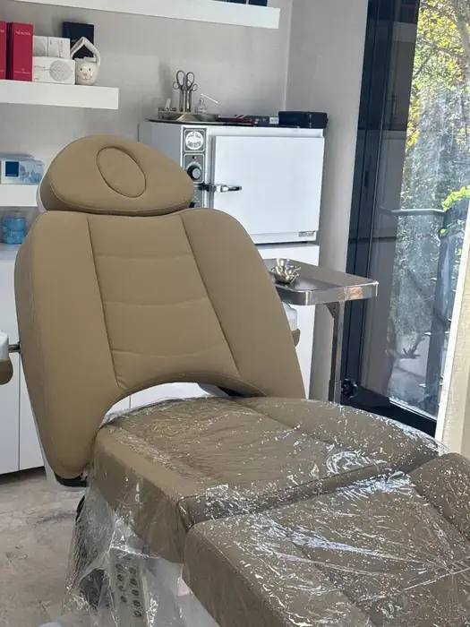 استخدام دستیار پزشک و منشی جهت کلینیک در زعفرانیه تهران