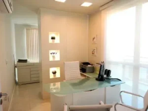 استخدام پزشک عمومی جهت کلینیک زیبایی در بلوار معلم رشت