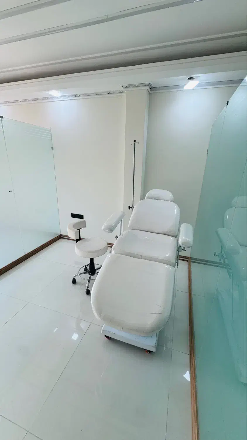 استخدام پزشک عمومی مسلط به امور زیبایی در گوهردشت کرج