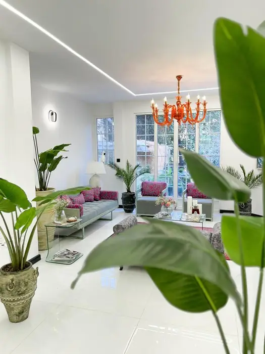 استخدام اپراتور لیزر خانم جهت کلینیک پوست در سعادت‌آباد تهران