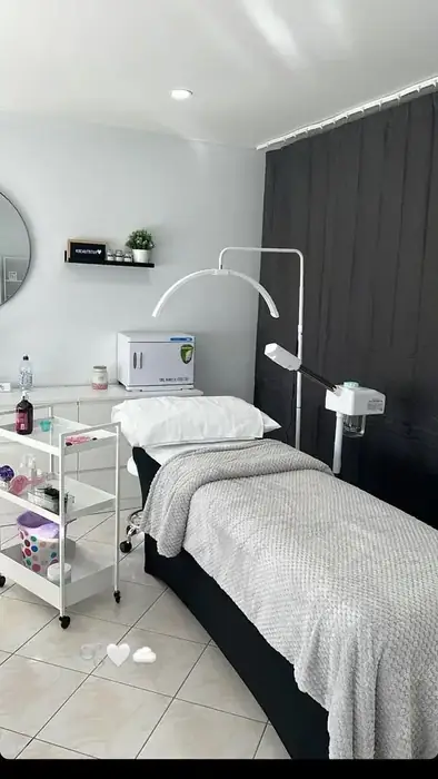 اجاره اتاق 12متری از مطب پزشک در شاهین‌شهر اصفهان