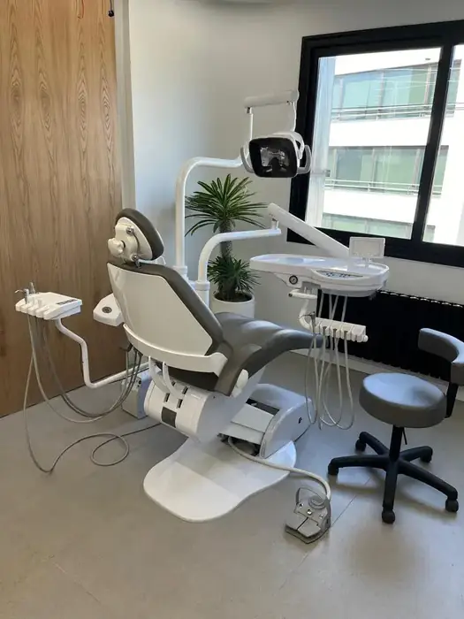 تجهیز کلینیک و مطب دندانپزشکی در بندرعباس