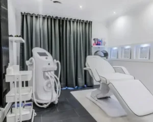 استخدام پزشک عمومی یا متخصص پوست و مو جهت کلینیک در بلوار نصر کرمان