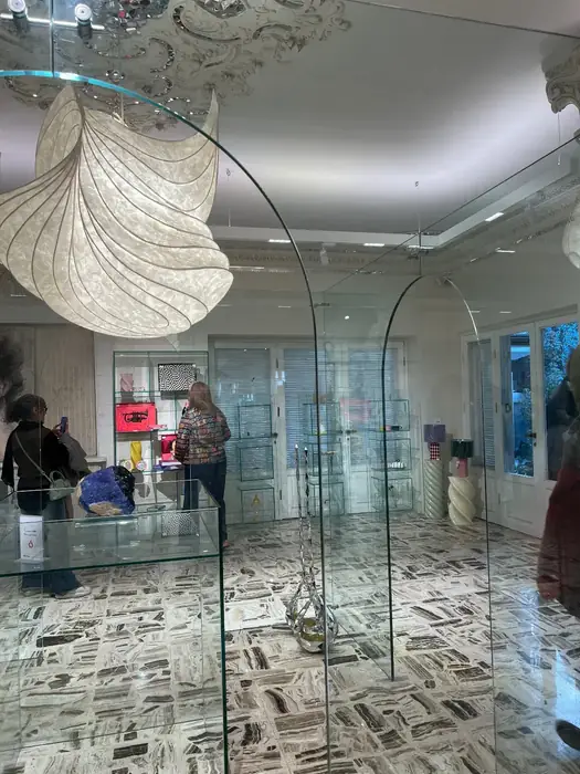 نیازمند منشی جهت مطب پوست و مو در نیاوران تهران