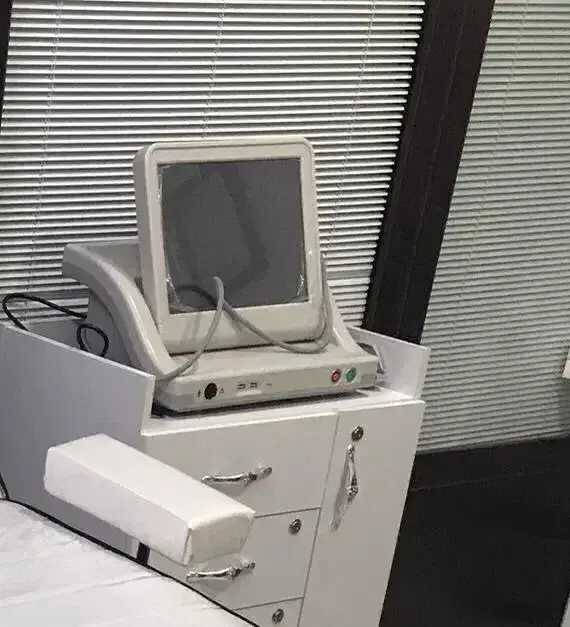 استخدام اپراتور لیزر و فیشیالیست جهت کلینیک تخصصی معتبر در کیانپارس اهواز