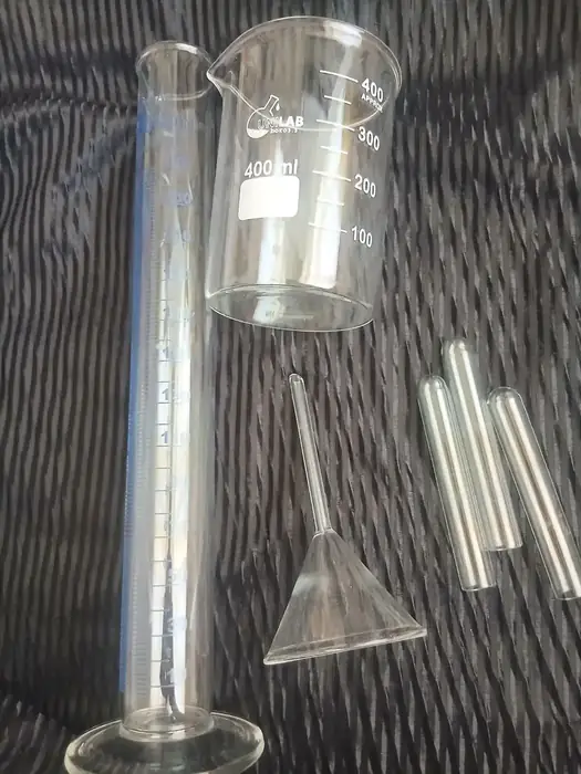 فروش تعدادی لوازم آزمایشگاهی در اردبیل