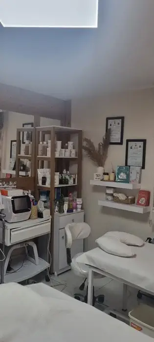 استخدام اسکین تراپیست جهت کلینیک زیبایی در شریعتی تهران