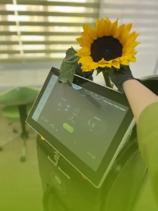 استخدام اپراتور با سابقه لیزر تیتانیوم جهت کلینیک تخصصی پرسین در مهرویلا کرج