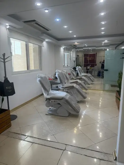 دعوت به همکاری از پزشک عمومی خانم دارای پروانه جهت کلینیک پوست و مو در الهیه تهران