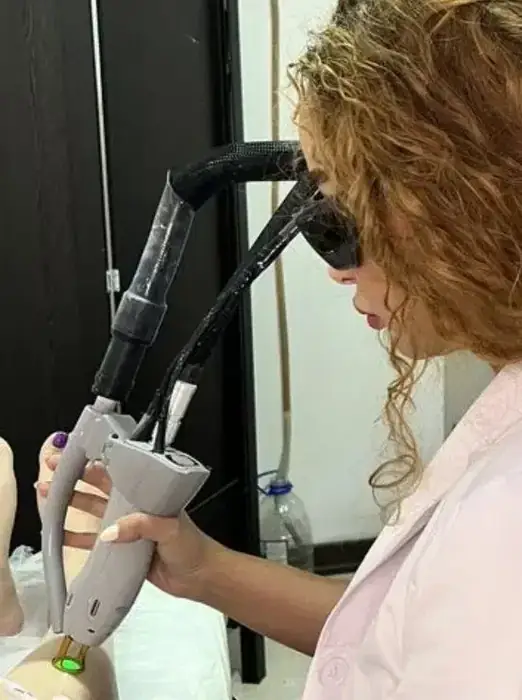 استخدام و آموزش اپراتور لیزر جهت کلینیک زیبایی در بروجن استان چهارمحال و بختیاری