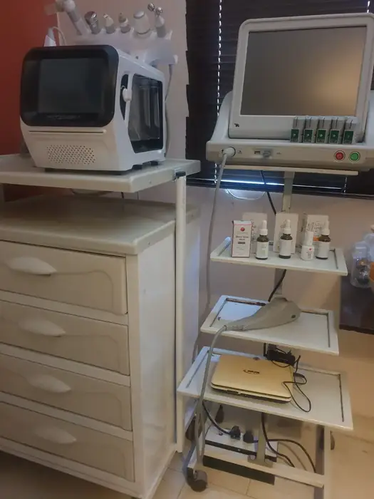 فروش تجهیزات و دستگاه‌های مرکز مراقبت پوست در هنرستان مشهد