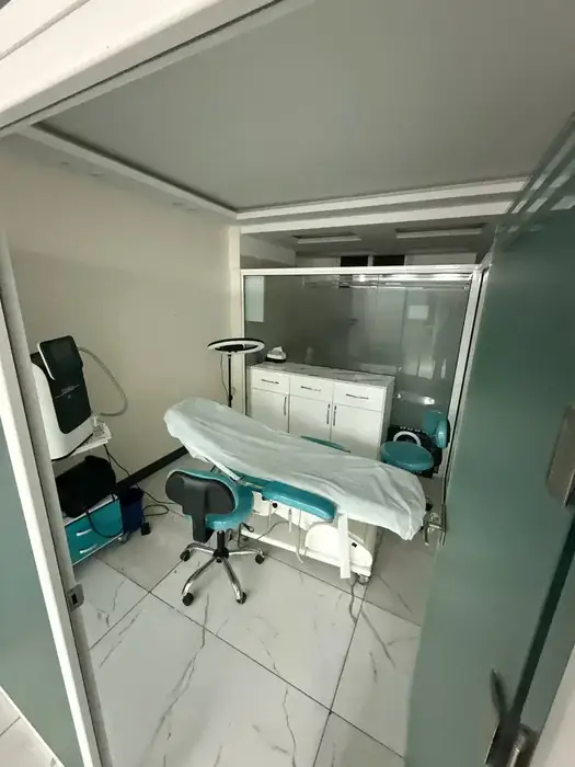 اجاره اتاق 25متری از مطب پزشک در جنت‌آباد تهران