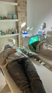 استخدام مسئول پذیرش جهت مطب زیبایی در مشهد