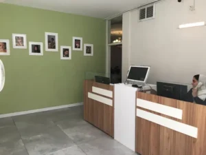 استخدام نیروی پذیرش و دستیار روانپزشک کودک در باغ دریاچه اصفهان