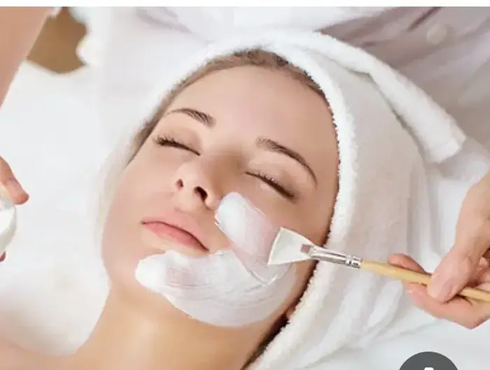 نیازمند فیشیال کار حرفه ایی جهت کلینیک زیبایی در مهرشهر کرج